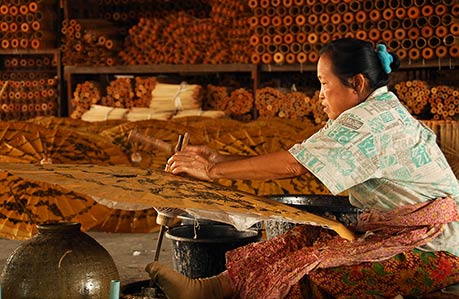 Umbrella making in Bo Sang