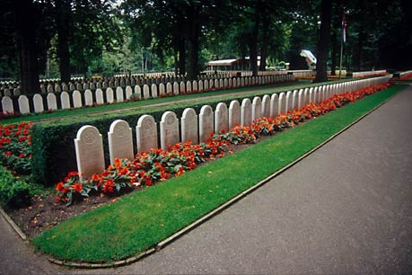 Grebbeberg war cemetary, Holland