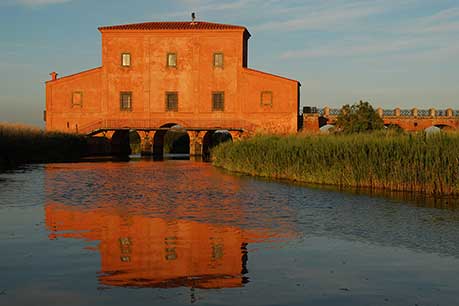 Cassa Rossa, Italy